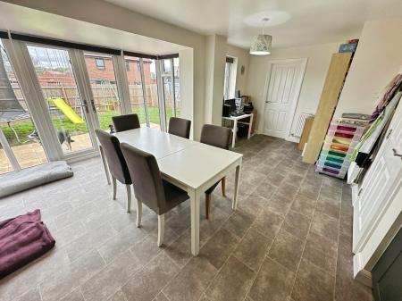 4 bedroom Detached house for sale in Holt Lane, Drakelow, Burton-on-Trent, DE15