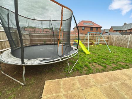 4 bedroom Detached house for sale in Holt Lane, Drakelow, Burton-on-Trent, DE15