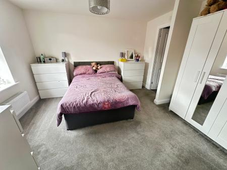 4 bedroom Detached house for sale in Holt Lane, Drakelow, Burton-on-Trent, DE15