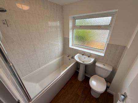 3 bedroom Semi-detached house to let in Mayfield Road, Burton On Trent, Winshill, DE15