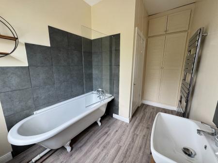 2 bedroom Terraced House for sale in Main Street, Albert Village, Swadlincote, Derbyshire, DE11