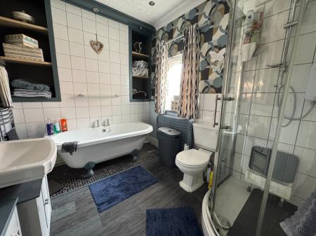 2 bedroom Semi-detached house for sale in Sunnyside, Newhall, Swadlincote, Derbyshire, DE11