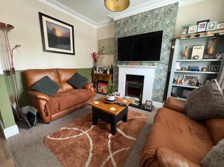 2 bedroom Semi-detached house for sale in Sunnyside, Newhall, Swadlincote, Derbyshire, DE11