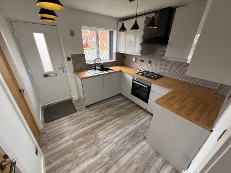 2 bedroom Semi-detached house to let in Harrison Close, Burton-On-Trent, DE14