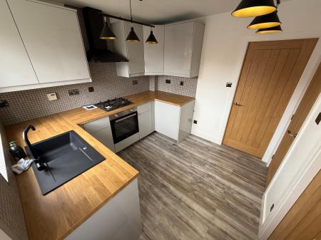 2 bedroom Semi-detached house to let in Harrison Close, Burton-On-Trent, DE14