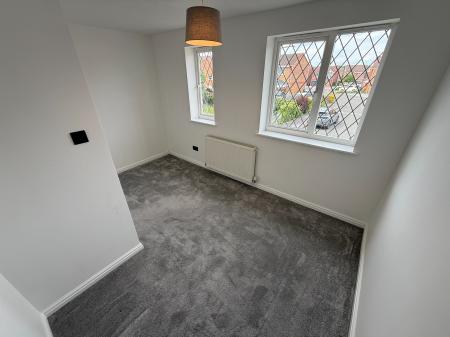 2 bedroom Semi-detached house to let in Harrison Close, Burton-On-Trent, DE14