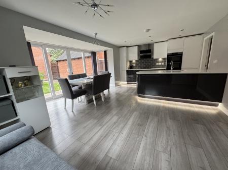 5 bedroom Detached house for sale in Cranfield Avenue, Church Gresley, Swadlincote, Derbyshire, DE11