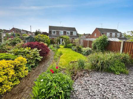3 bedroom Semi-detached house for sale in Exeter Close, Midway, Swadlincote, Derbyshire, DE11