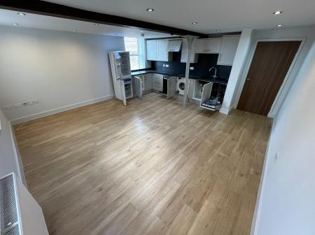 2 bedroom Flat to let in Wetmore Road, Burton-On-Trent, DE14