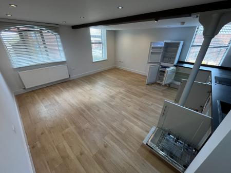 2 bedroom Flat to let in Wetmore Road, Burton-On-Trent, DE14