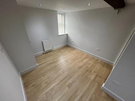 2 bedroom Flat to let in Wetmore Road, Burton-On-Trent, DE14