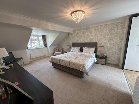 4 bedroom Detached house for sale in Bitham Lane, Stretton, Burton-on-Trent, DE13