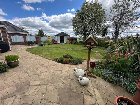 4 bedroom Detached house for sale in Bitham Lane, Stretton, Burton-on-Trent, DE13