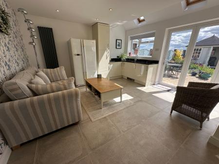 4 bedroom Detached house for sale in Bitham Lane, Stretton, Burton-on-Trent, DE13