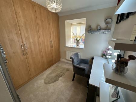 5 bedroom Detached house for sale in Forest Edge Way, Burton-on-Trent, DE13