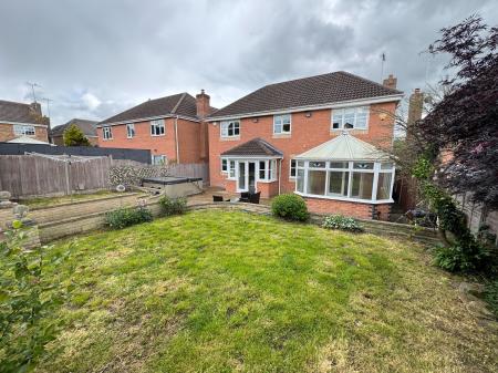5 bedroom Detached house for sale in Forest Edge Way, Burton-on-Trent, DE13