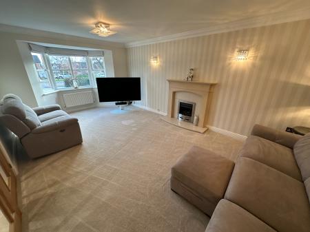 5 bedroom Detached house for sale in Forest Edge Way, Burton-on-Trent, DE13
