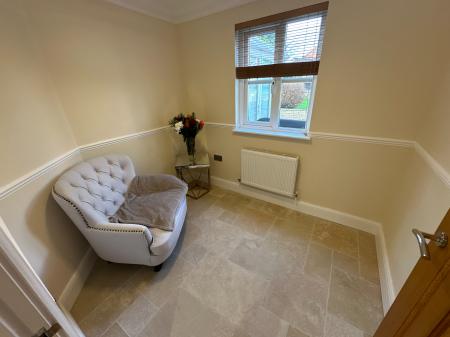 5 bedroom Detached house for sale in Forest Edge Way, Burton-on-Trent, DE13
