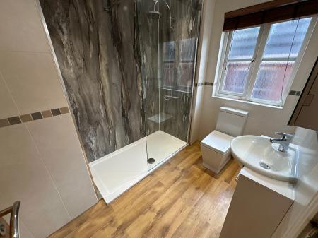 5 bedroom Detached house for sale in Forest Edge Way, Burton-on-Trent, DE13