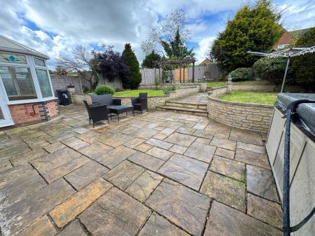 5 bedroom Detached house for sale in Forest Edge Way, Burton-on-Trent, DE13