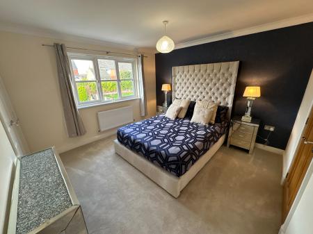 5 bedroom Detached house for sale in Forest Edge Way, Burton-on-Trent, DE13