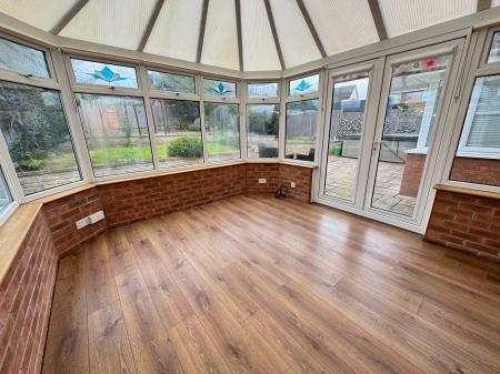 5 bedroom Detached house for sale in Forest Edge Way, Burton-on-Trent, DE13