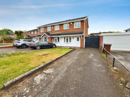 Broadlands, Stretton, Burton-on-Trent, DE13