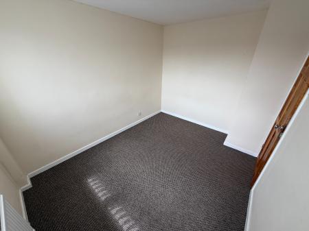 3 bedroom Terraced House to let in Farm Side, Newhall, DE11