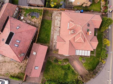 5 bedroom Detached house for sale in Stanton Road, Stapenhill, Burton-on-Trent, DE15