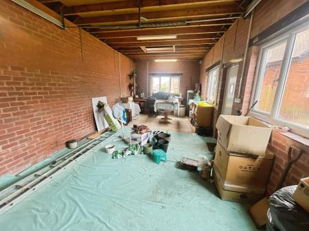 5 bedroom Detached house for sale in Stanton Road, Stapenhill, Burton-on-Trent, DE15