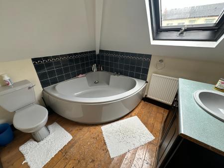 5 bedroom Detached house for sale in Stanton Road, Stapenhill, Burton-on-Trent, DE15