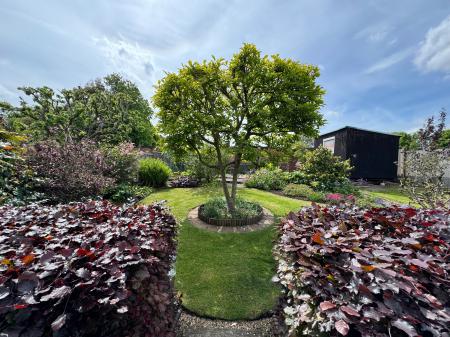 3 bedroom Semi-detached house for sale in Burton Road, Woodville, Swadlincote, Derbyshire, DE11