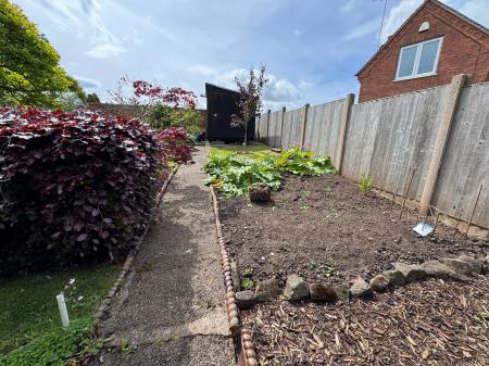 3 bedroom Semi-detached house for sale in Burton Road, Woodville, Swadlincote, Derbyshire, DE11