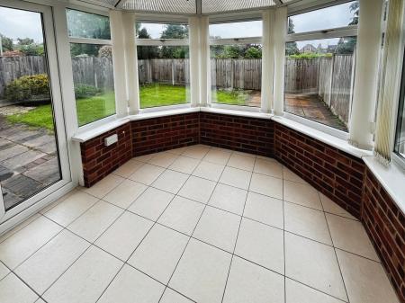 3 bedroom Detached house for sale in Longbow Close, Stretton, Burton-on-Trent, DE13