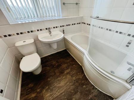 3 bedroom Detached house for sale in Longbow Close, Stretton, Burton-on-Trent, DE13