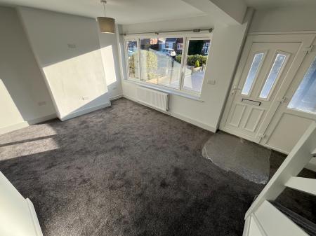 3 bedroom Semi-detached house to let in Willow Drive, Swadlincote, Newhall, DE11