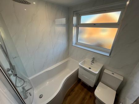 3 bedroom Semi-detached house to let in Willow Drive, Swadlincote, Newhall, DE11