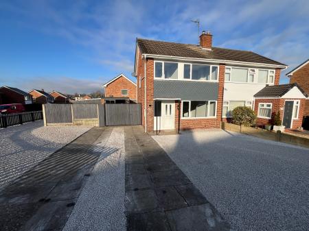 Willow Drive, Swadlincote, Newhall, DE11