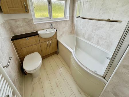 4 bedroom Detached house for sale in Chestnut Way, Repton, DE65