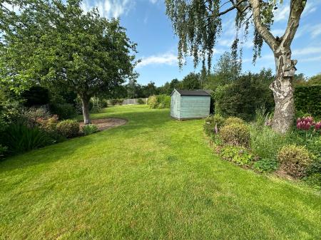 4 bedroom Detached house for sale in Chestnut Way, Repton, DE65