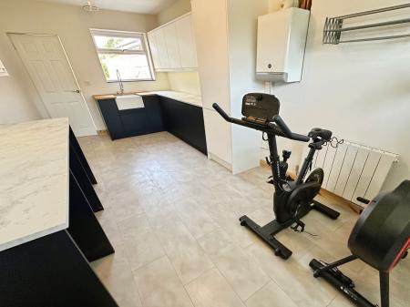 4 bedroom Detached house for sale in Chestnut Way, Repton, DE65