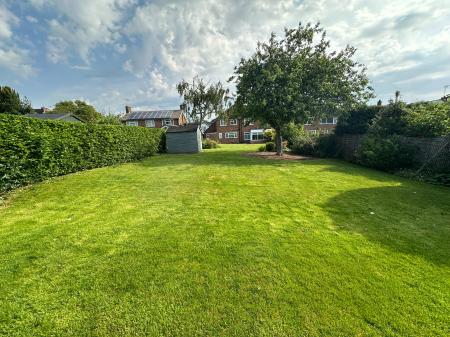 4 bedroom Detached house for sale in Chestnut Way, Repton, DE65