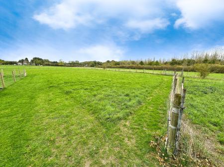3 bedroom Detached house for sale in Burton Road, Overseal, Swadlincote, Derbyshire, DE12
