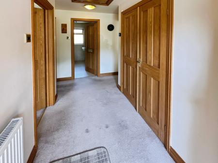 2 bedroom Bungalow for sale in Highlands Drive, Winshill, Burton-on-Trent, DE15