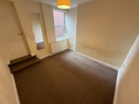 1 bedroom Flat to let in Station Street, Burton-On-Trent, DE14