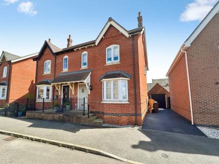 Henley Grove, Church Gresley, Swadlincote, Derbyshire, DE11