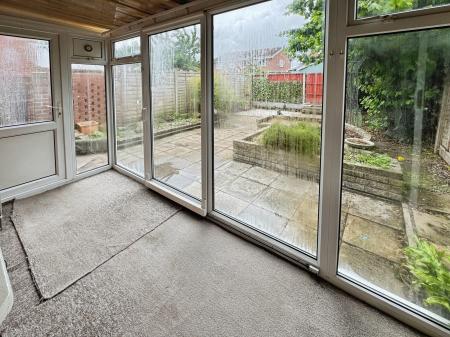 2 bedroom Flat for sale in Harlech Way, Stretton, Burton-on-Trent, DE13