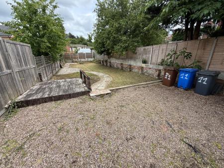 3 bedroom Semi-detached house to let in Rosliston Road, Burton-On-Trent, DE15