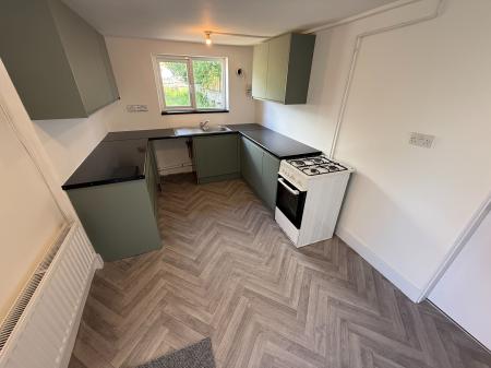 3 bedroom Semi-detached house to let in Rosliston Road, Burton-On-Trent, DE15