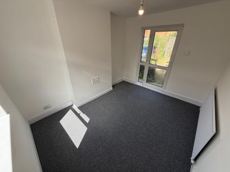 3 bedroom Semi-detached house to let in Rosliston Road, Burton-On-Trent, DE15